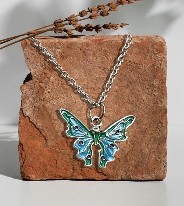 Picture of Butterfly Charm Pendant Necklace – Delicate & Enchanting Jewelry for Everyday Elegance
